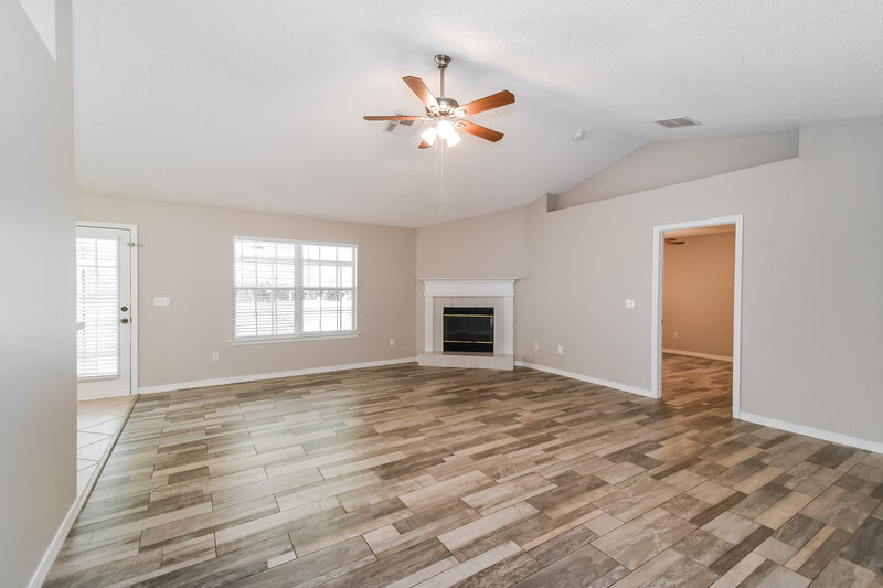 2,980/Mo, 10459 McGirts Creek Dr Jacksonville, FL 32221 Living Room View 2