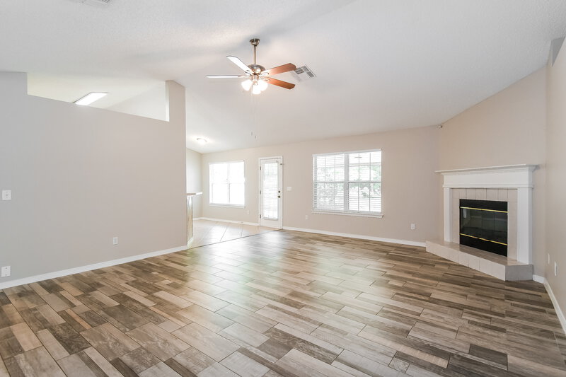 2,980/Mo, 10459 McGirts Creek Dr Jacksonville, FL 32221 Living Room View 3