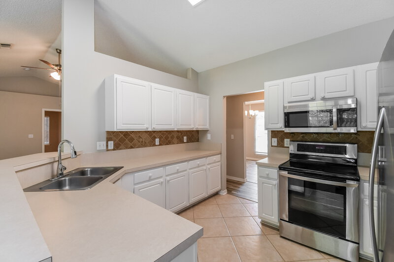 2,980/Mo, 10459 McGirts Creek Dr Jacksonville, FL 32221 Kitchen View 2