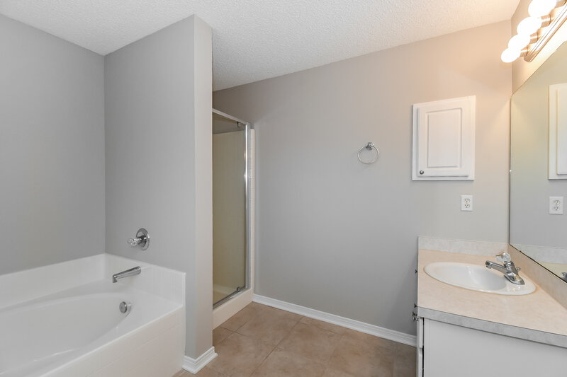 2,980/Mo, 10459 McGirts Creek Dr Jacksonville, FL 32221 Main Bathroom View 2