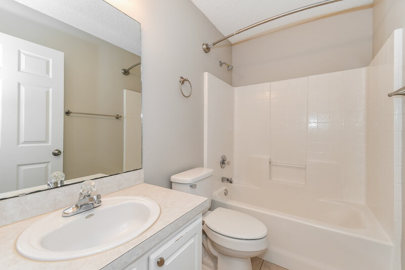 2,980/Mo, 10459 McGirts Creek Dr Jacksonville, FL 32221 Bathroom View