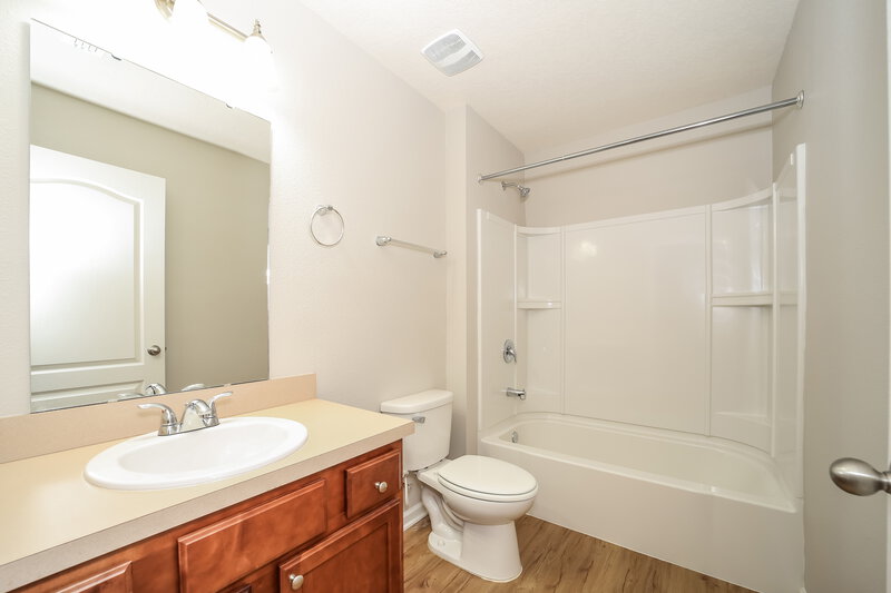 2,320/Mo, 45014 Ingleham Cir Callahan, FL 32011 Bathroom View