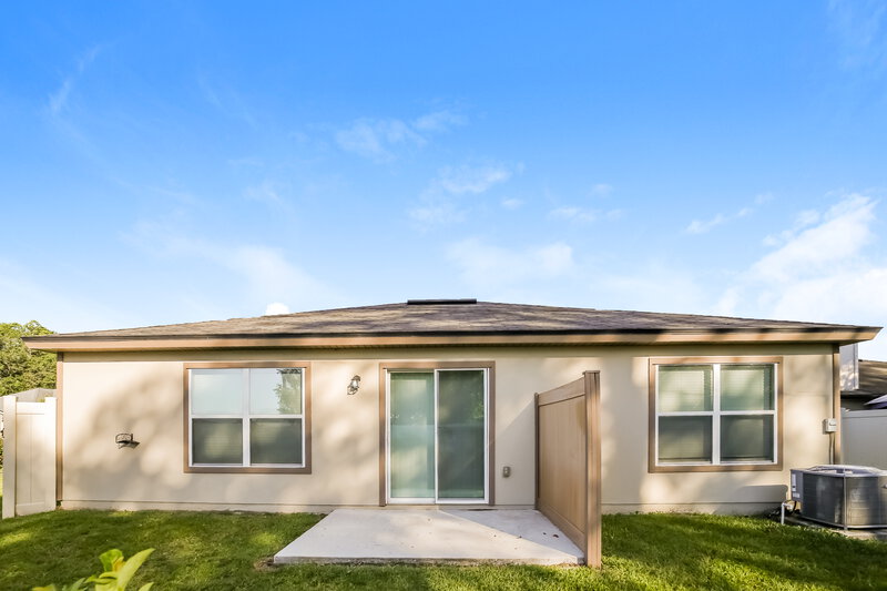 2,320/Mo, 45014 Ingleham Cir Callahan, FL 32011 Rear View