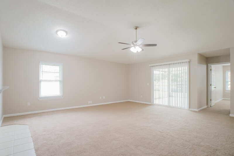 2,280/Mo, 584 Prosperity Lake Dr Saint Augustine, FL 32092 Living Room View
