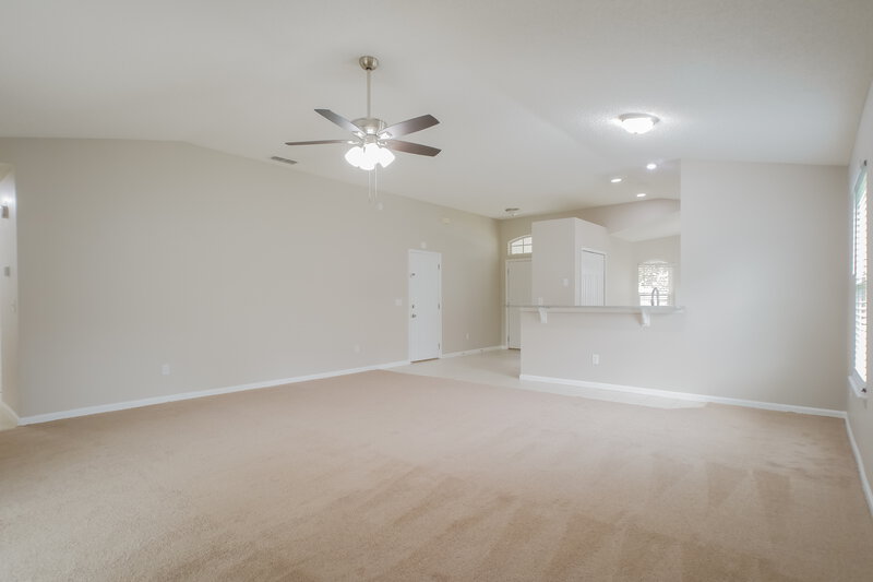2,280/Mo, 584 Prosperity Lake Dr Saint Augustine, FL 32092 Living Room View 2