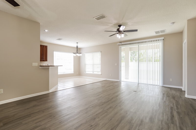 2,060/Mo, 3479 Waterford Oaks Dr Orange Park, FL 32065 Living Room View 2