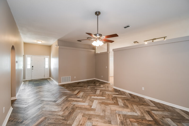 1,925/Mo, 7993 Macinnes Dr Jacksonville, FL 32244 Living Room View 2