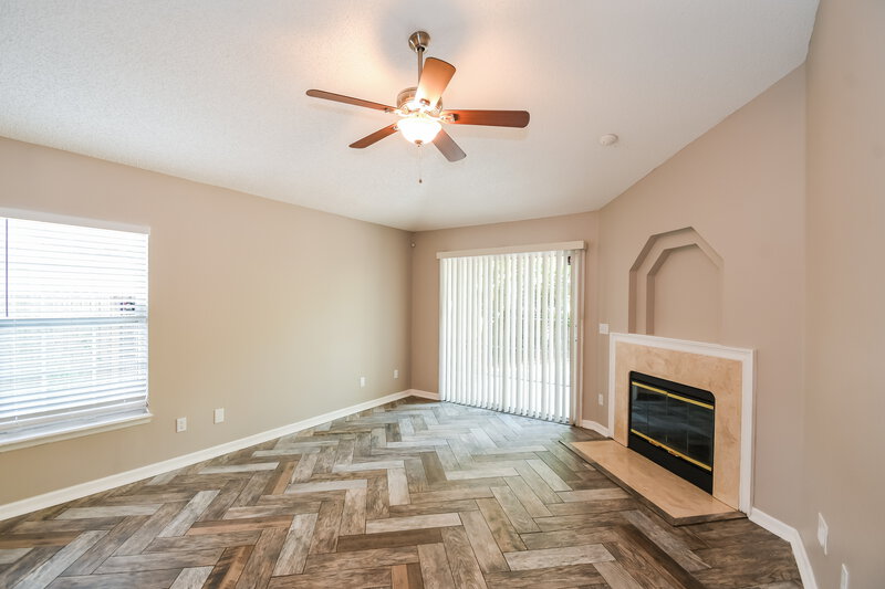1,925/Mo, 7993 Macinnes Dr Jacksonville, FL 32244 Family Room View