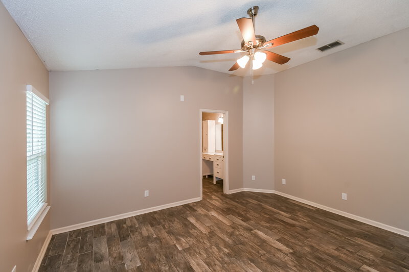 1,925/Mo, 7993 Macinnes Dr Jacksonville, FL 32244 Main Bedroom View