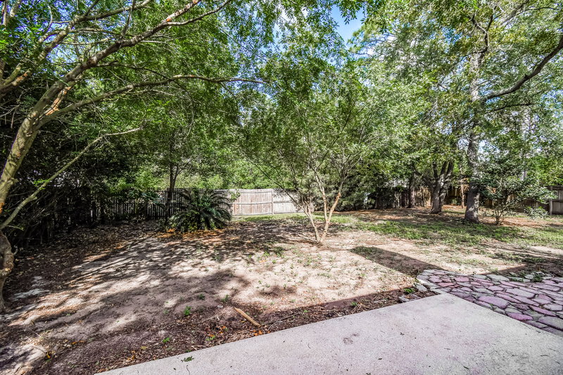 1,925/Mo, 7993 Macinnes Dr Jacksonville, FL 32244 Rear View