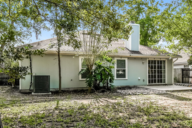 1,925/Mo, 7993 Macinnes Dr Jacksonville, FL 32244 Rear View 2