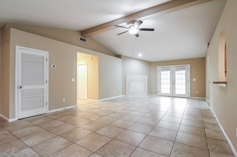 2,080/Mo, 8028 Bannockburn Dr Jacksonville, FL 32244 Living Room View 2