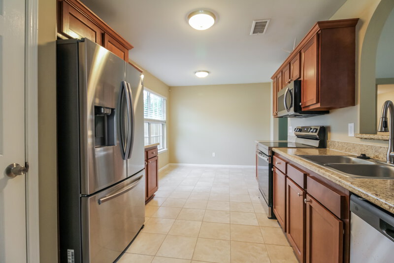 2,080/Mo, 8028 Bannockburn Dr Jacksonville, FL 32244 Kitchen View
