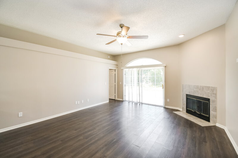1,885/Mo, 3401 Deerfield Pointe Dr Orange Park, FL 32073 Living Room View