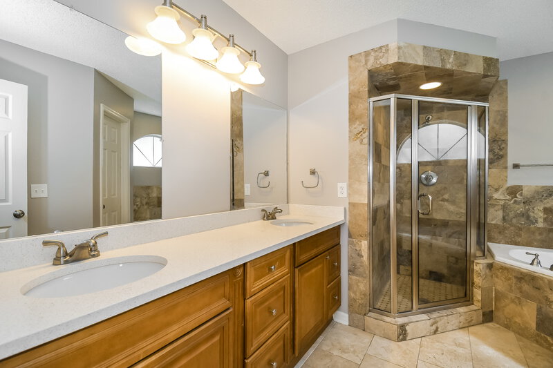 1,885/Mo, 3401 Deerfield Pointe Dr Orange Park, FL 32073 Main Bathroom View