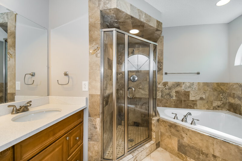 1,885/Mo, 3401 Deerfield Pointe Dr Orange Park, FL 32073 Main Bathroom View 2
