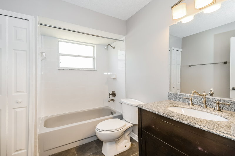 1,885/Mo, 3401 Deerfield Pointe Dr Orange Park, FL 32073 Bathroom View