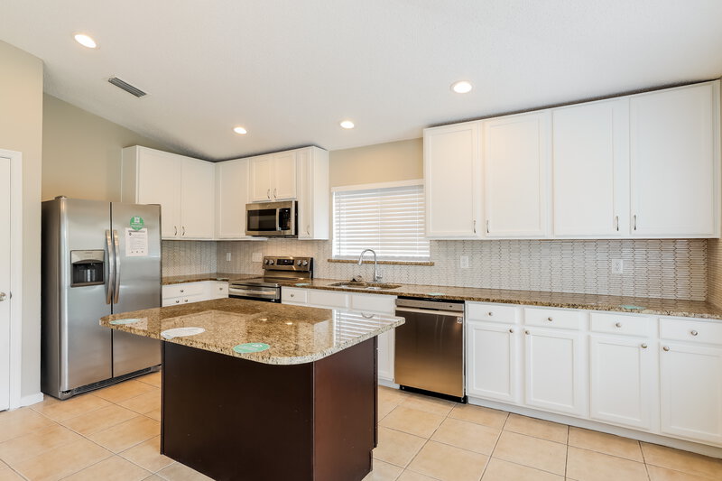 2,065/Mo, 1445 Heather Ct Saint Augustine, FL 32092 Kitchen View