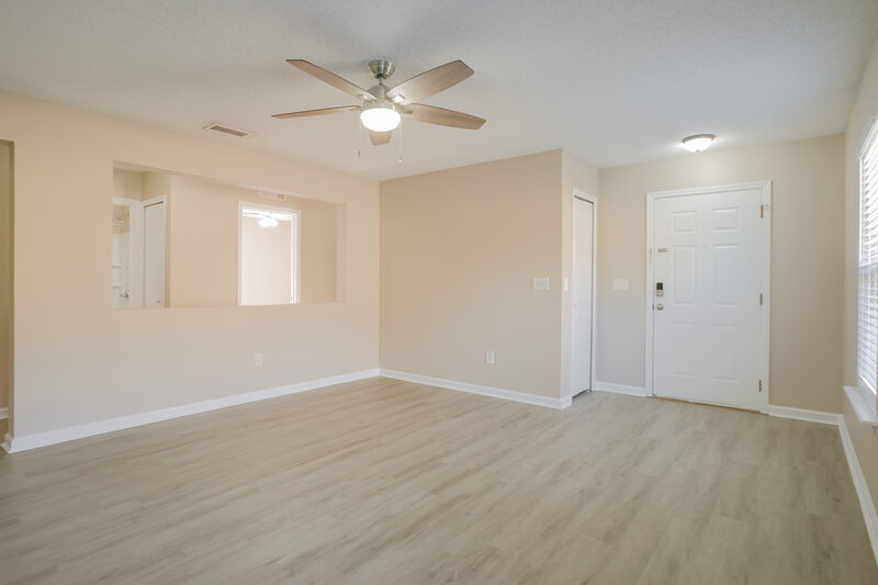 1,725/Mo, 708 Wynfield Cir Saint Augustine, FL 32092 Living Room View 2