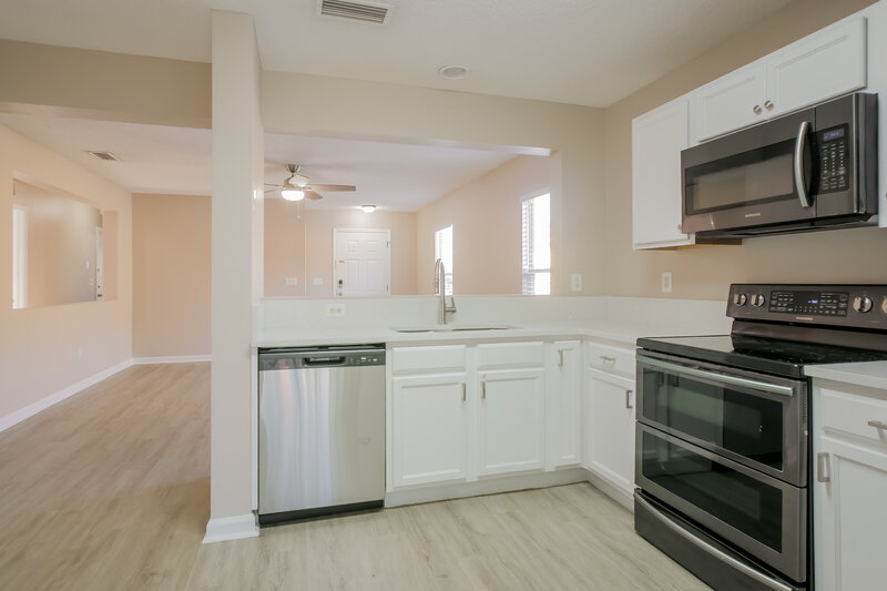 1,725/Mo, 708 Wynfield Cir Saint Augustine, FL 32092 Kitchen View 3