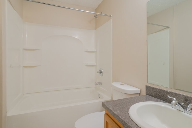 1,725/Mo, 708 Wynfield Cir Saint Augustine, FL 32092 Bathroom View