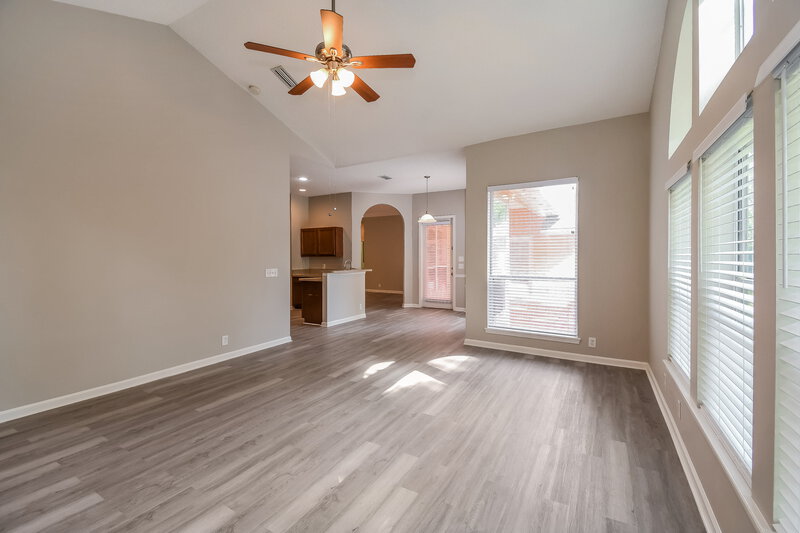 2,675/Mo, 10950 Creekview Dr Jacksonville, FL 32225 Living Room View 2