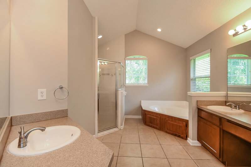 2,675/Mo, 10950 Creekview Dr Jacksonville, FL 32225 Main Bathroom View