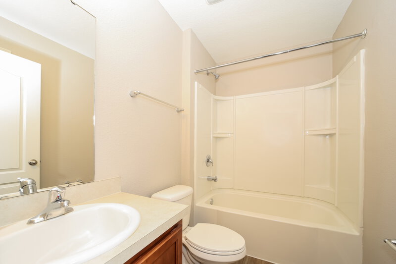 1,840/Mo, 2126 Tyson Lake Dr Jacksonville, FL 32221 Bathroom View