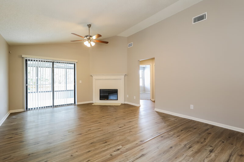 1,990/Mo, 1260 Suffolk Pl Orange Park, FL 32065 Living Room View 2
