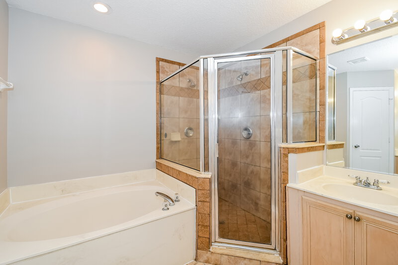 2,215/Mo, 12251 Captiva Bluff Rd Jacksonville, FL 32226 Main Bathroom View 2