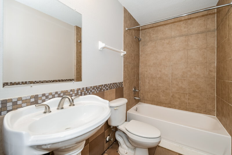 2,215/Mo, 12251 Captiva Bluff Rd Jacksonville, FL 32226 Bathroom View