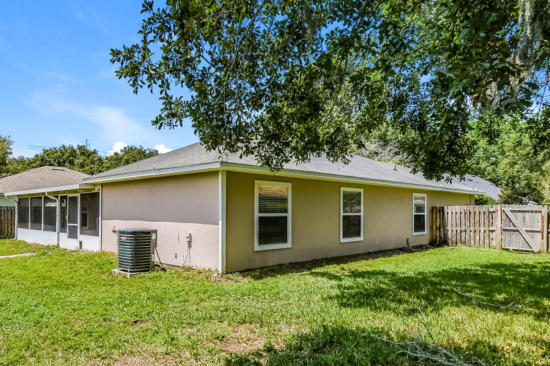 2,215/Mo, 12251 Captiva Bluff Rd Jacksonville, FL 32226 Rear View