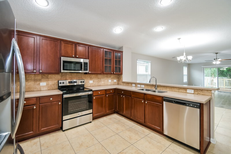 1,820/Mo, 5543 Village Pond Cir Jacksonville, FL 32222 Kitchen View 2