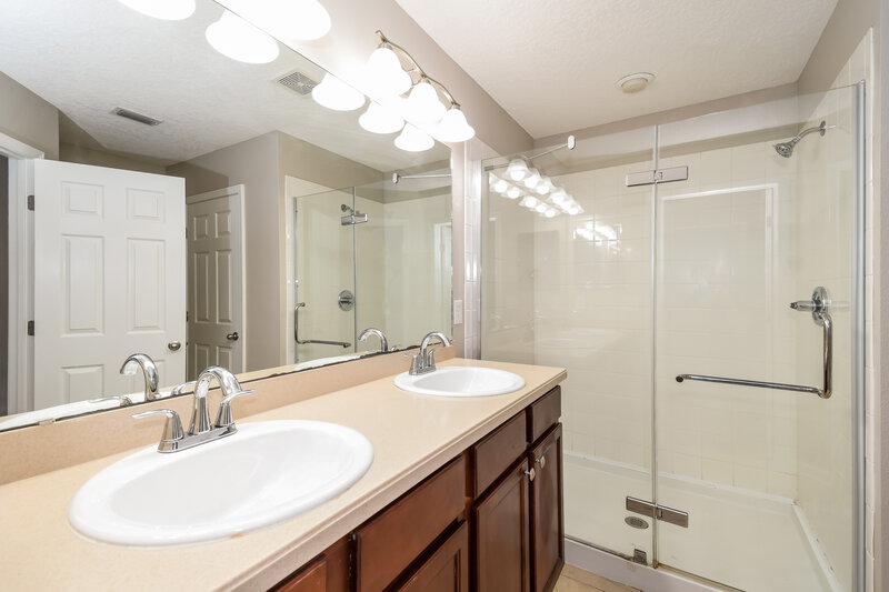 1,820/Mo, 5543 Village Pond Cir Jacksonville, FL 32222 Main Bathroom View
