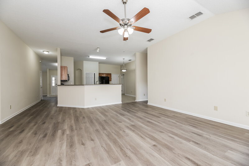 2,365/Mo, 12552 Arrowleaf Ln Jacksonville, FL 32225 Living Room View 2