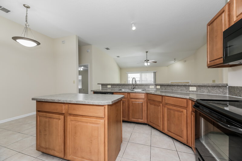 2,365/Mo, 12552 Arrowleaf Ln Jacksonville, FL 32225 Kitchen View