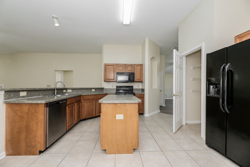 2,365/Mo, 12552 Arrowleaf Ln Jacksonville, FL 32225 Kitchen View 2
