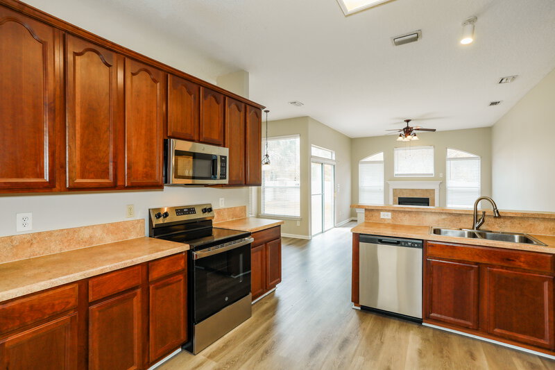 2,410/Mo, 14060 Red Rock Lake Dr Jacksonville, FL 32226 Kitchen View