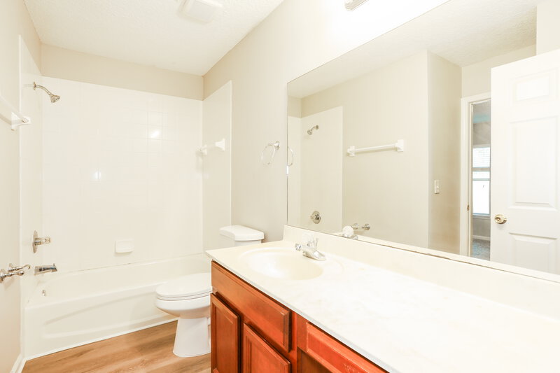 2,410/Mo, 14060 Red Rock Lake Dr Jacksonville, FL 32226 Bathroom View
