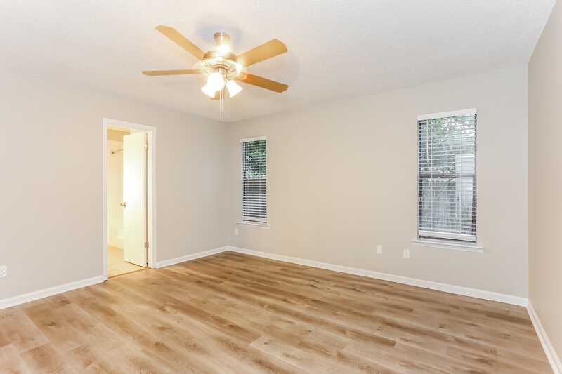 2,200/Mo, 10910 Percheron Dr Jacksonville, FL 32257 Main Bedroom View
