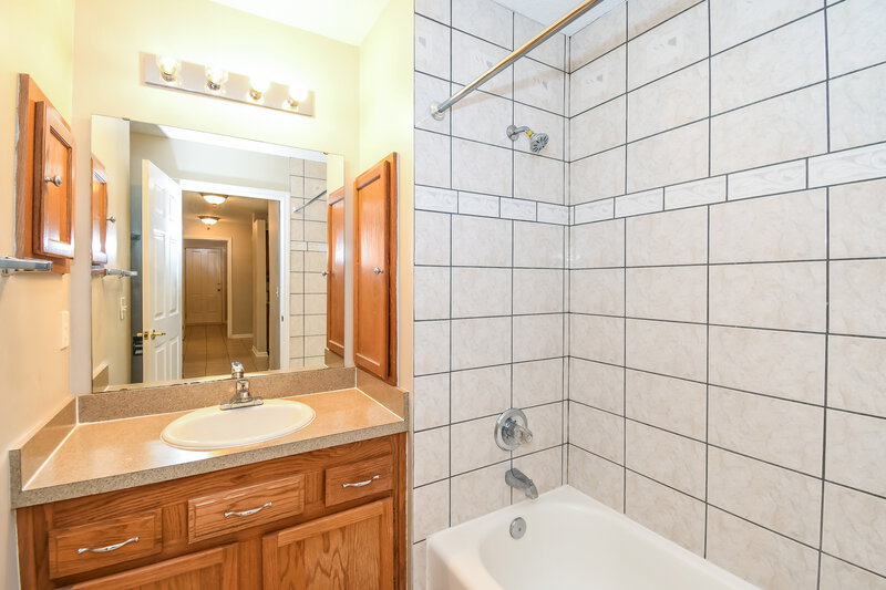 2,675/Mo, 409 Sweet Jasmine Way Saint Johns, FL 32259 Bathroom View