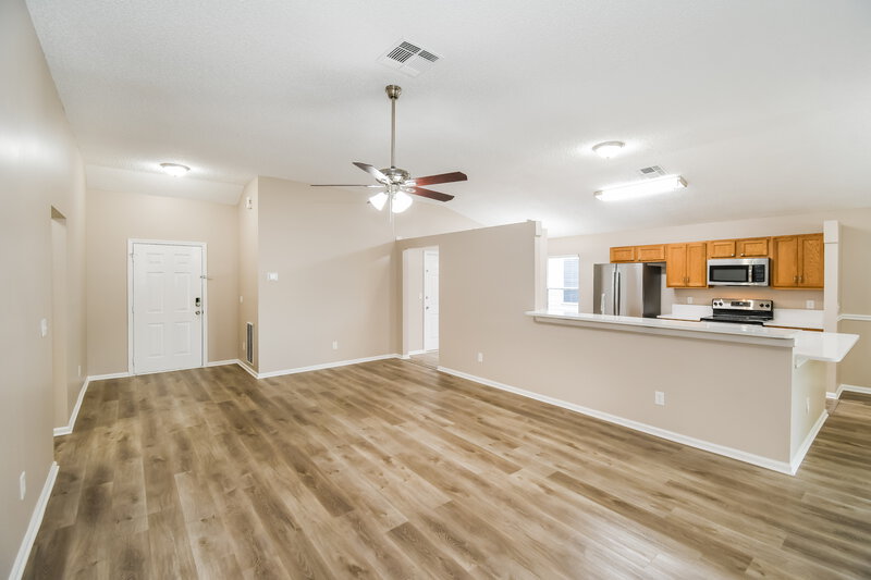 2,690/Mo, 1418 Runes Ct Middleburg, FL 32068 Living Room View 2