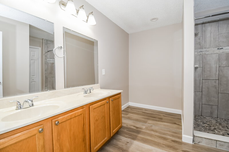 2,690/Mo, 1418 Runes Ct Middleburg, FL 32068 Main Bathroom View