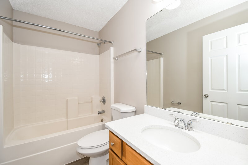 2,690/Mo, 1418 Runes Ct Middleburg, FL 32068 Bathroom View