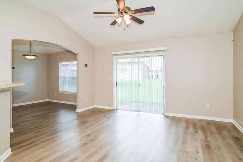 1,565/Mo, 2510 Creekfront Dr Green Cove Springs, FL 32043 Living Room View