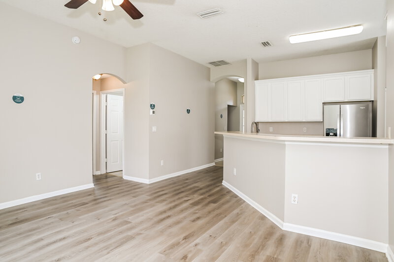1,565/Mo, 2510 Creekfront Dr Green Cove Springs, FL 32043 Living Room View 3