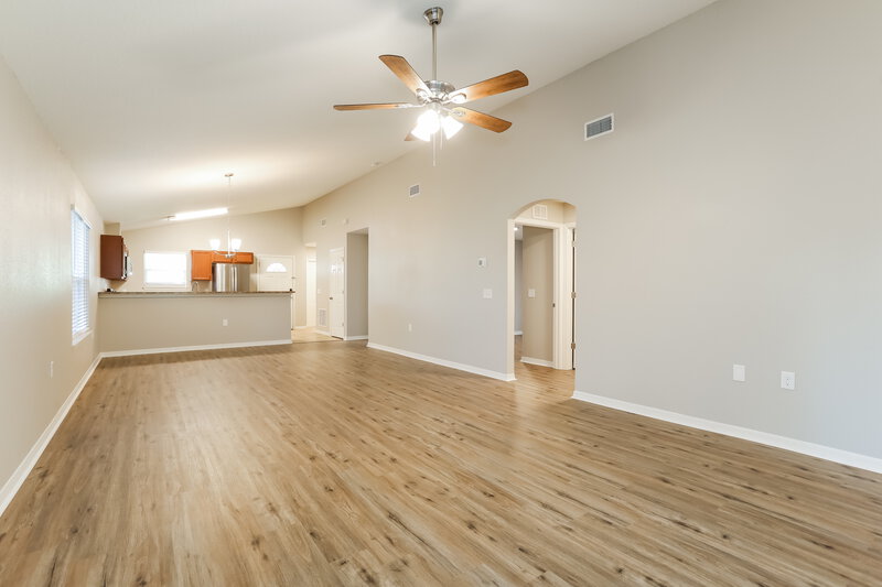 2,395/Mo, 961 N Saint Johns St Saint Augustine, FL 32084 Living Room View