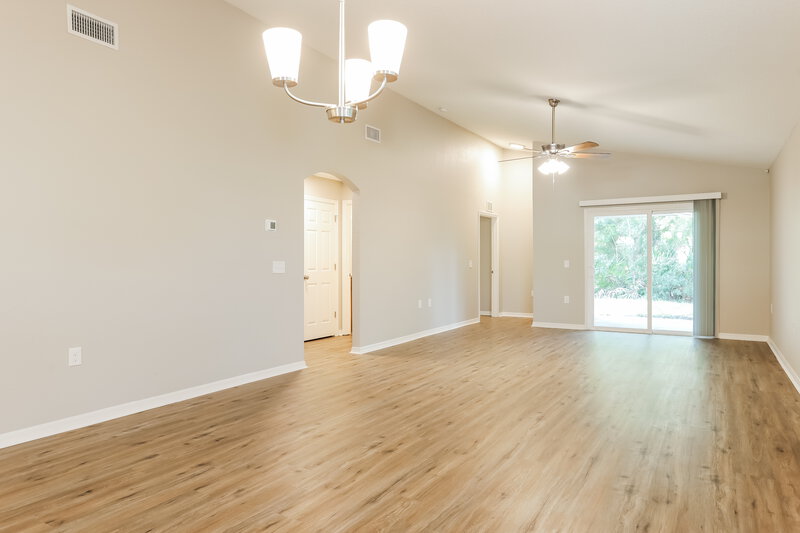 2,395/Mo, 961 N Saint Johns St Saint Augustine, FL 32084 Dining Room View