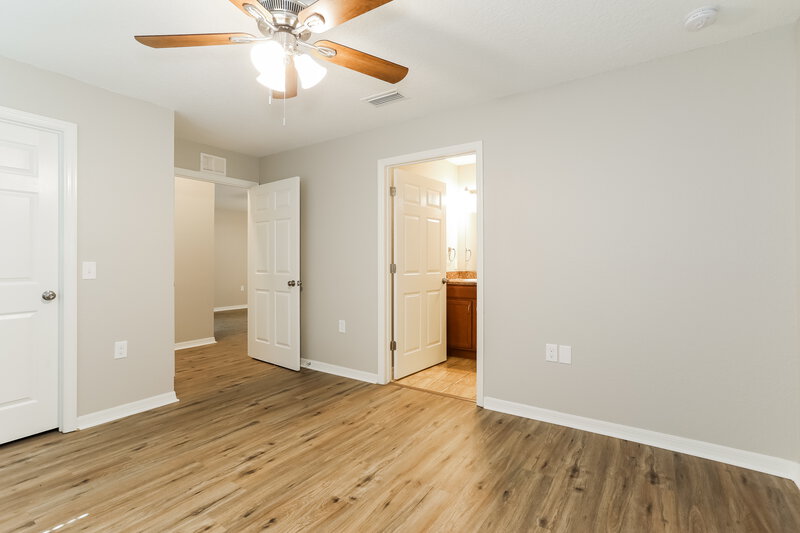 2,395/Mo, 961 N Saint Johns St Saint Augustine, FL 32084 Main Bedroom View 2