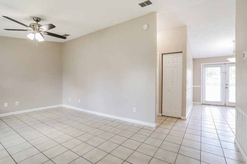1,975/Mo, 10938 Buggy Whip Dr Jacksonville, FL 32257 Living Room View